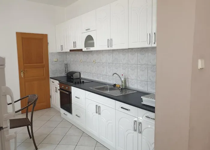 Atrijum اباتين