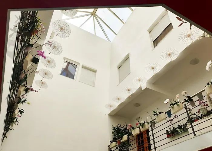 Atrijum * اباتين